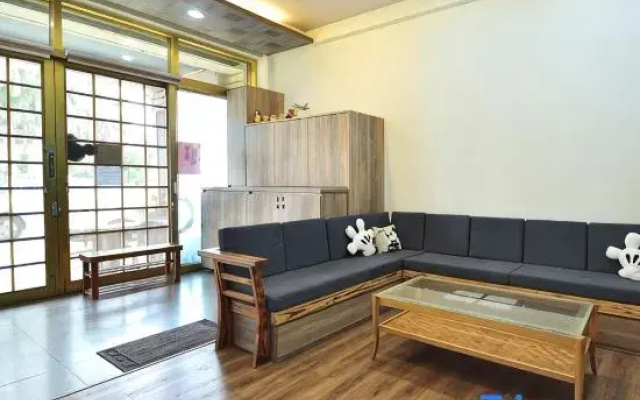 Jie m House