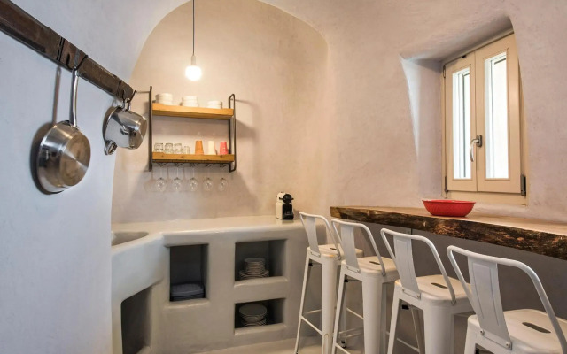 Ammos Oia Mansion