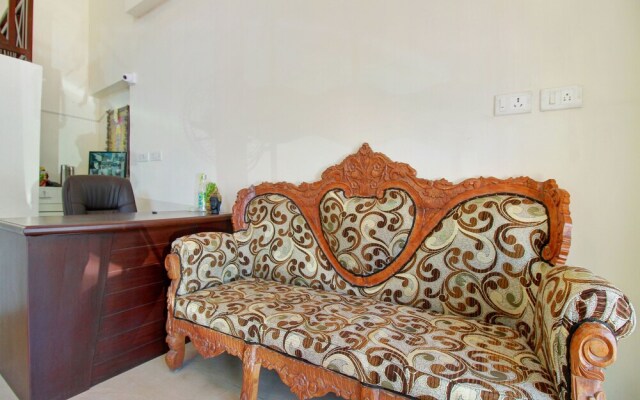 OYO 15120 Hotel Balini