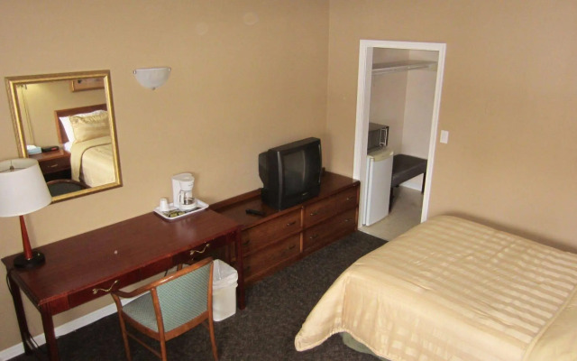 Village Inn & Suites