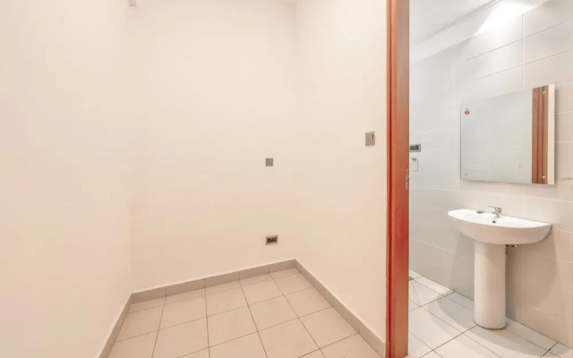 Kikambala Modern Apartment with Balcony