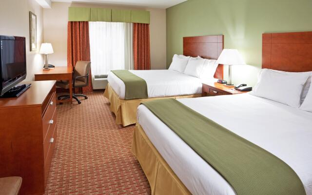 Holiday Inn Express Hotel & Suites Niagara Falls, an IHG Hotel