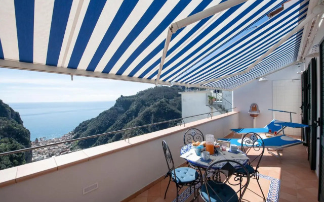 Donna Luisa Suites 19 Amalfi view