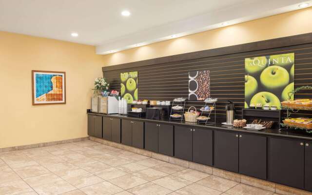 La Quinta Inn & Suites by Wyndham Tucson - Reid Park