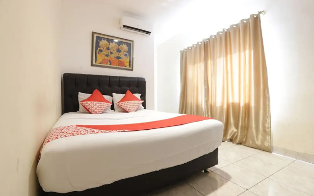 OYO 188 Nely Murni Residence