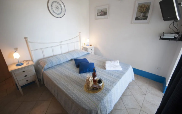 Villa Flora Studios & Apartments