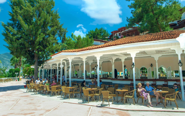 Отель Club & Hotel Letoonia