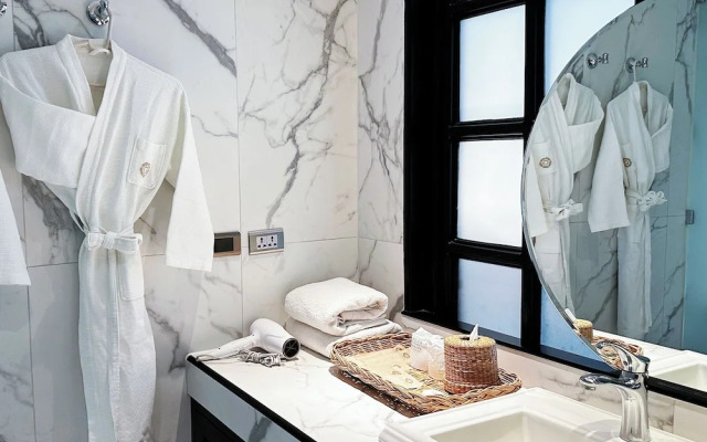 Glory Boutique Suite