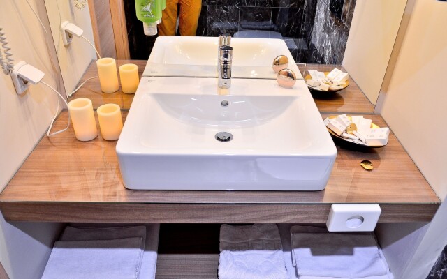 Capitolina City Chic Hotel