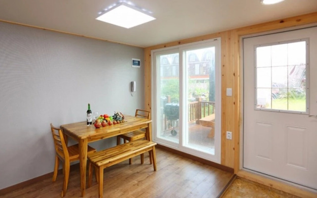 Ulsan Matryoshka Pension