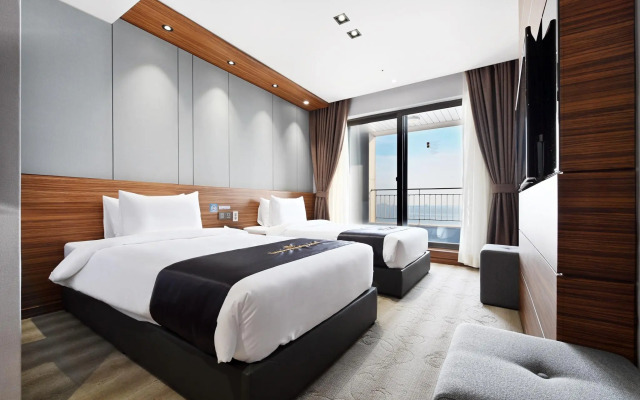 Western Grace Hotel