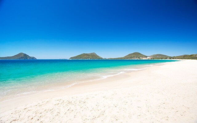 Sand Beach House - breathtaking view, and amazing position directly opposite the beach!