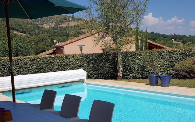 Elegant Villa in Les Mazes With Swimming Pool