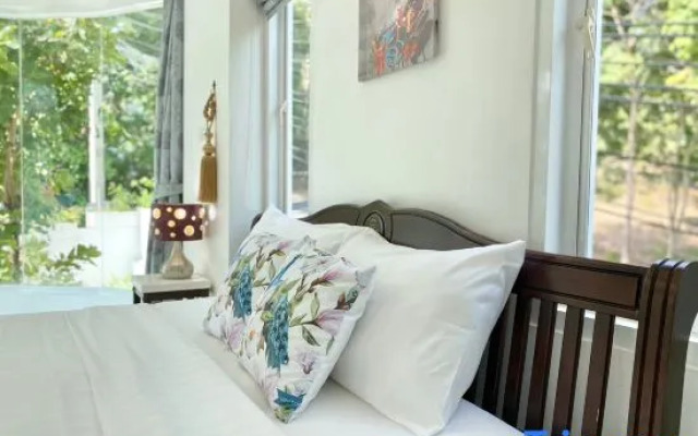 Villa Nap Dau Crown