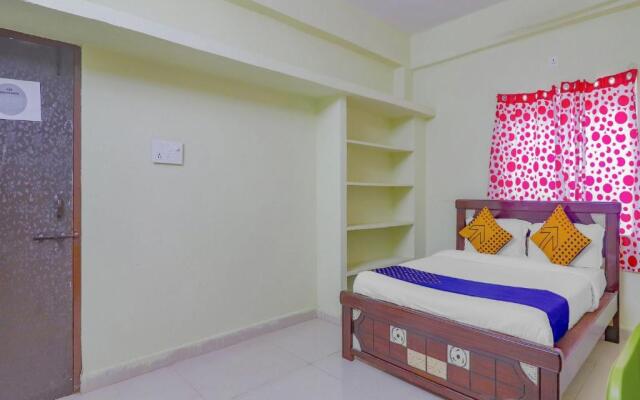 Oyo Flagship 76370 Sri Residency