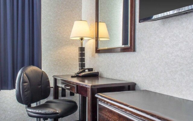 Quality Inn Floral Park
