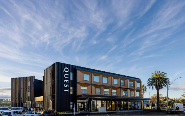 Rooftop Retreat - Mount Maunganui Holiday Home