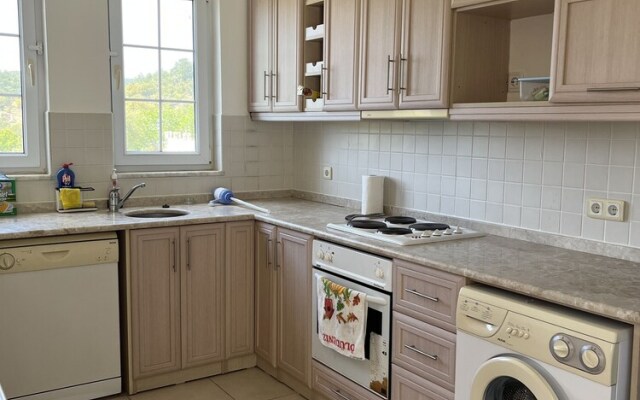 Stunning Spacious Poolside 2-bed Apt in Ovaçik