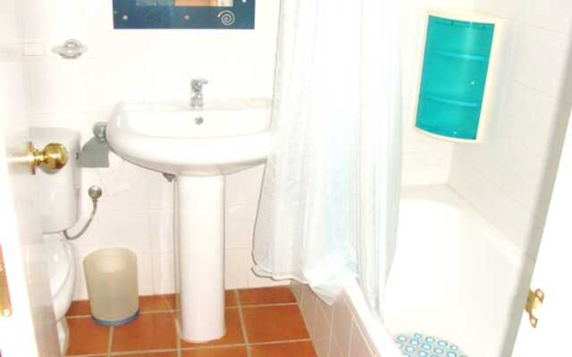 House With 3 Bedrooms in Islantilla, Huelva, With Pool Access and Encl