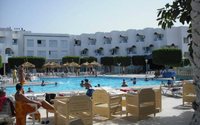Hotel Les Pyramides