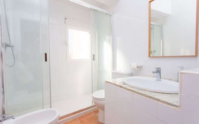 Townhouse with roof terrace 300m Arenal