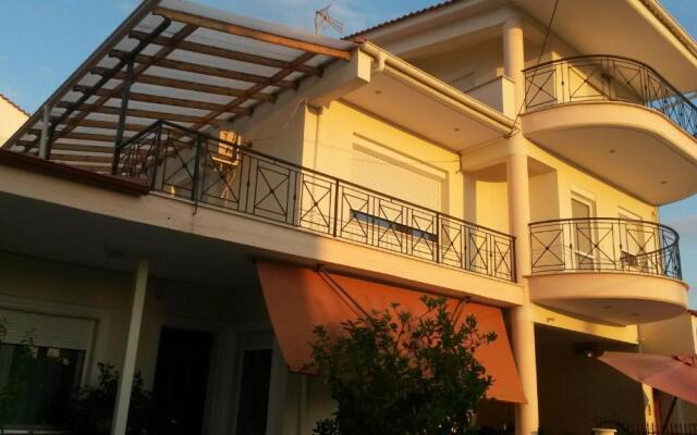 Tzamtzis Apartments