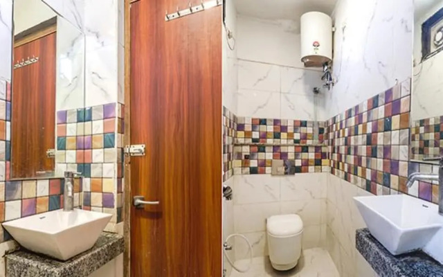 Fabhotel Royal Aanandam