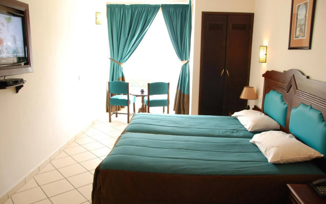 New Farah Hotel