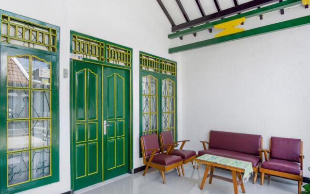 OYO Life 3301 Pondok Eyang Obi