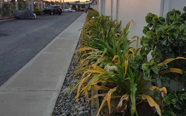 Nadi Airport Apartments