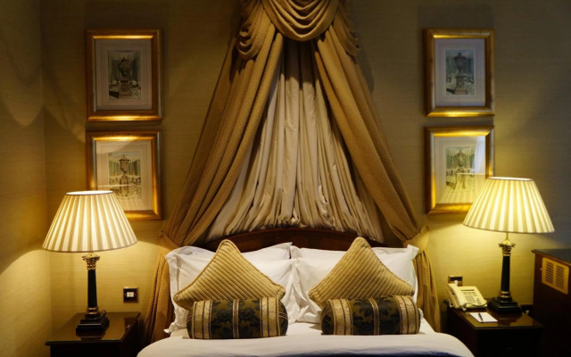 Colonnade Hotel London