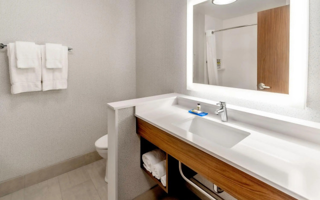Holiday Inn Express Milwaukee West Allis by IHG