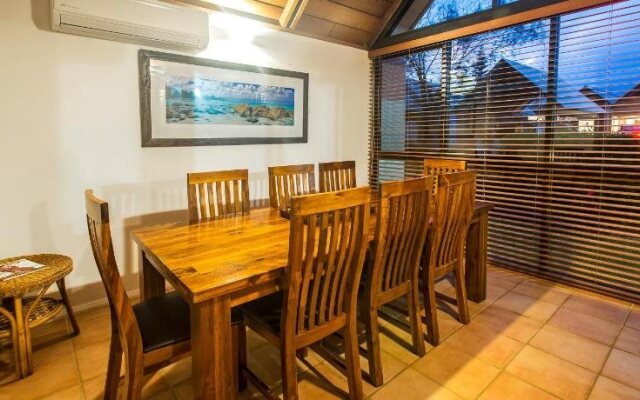 Whalers Cove Villas