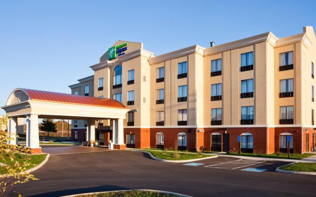 Holiday Inn Express & Suites Newport S, an IHG Hotel