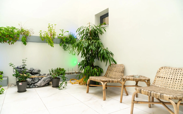 Iasonos Suites