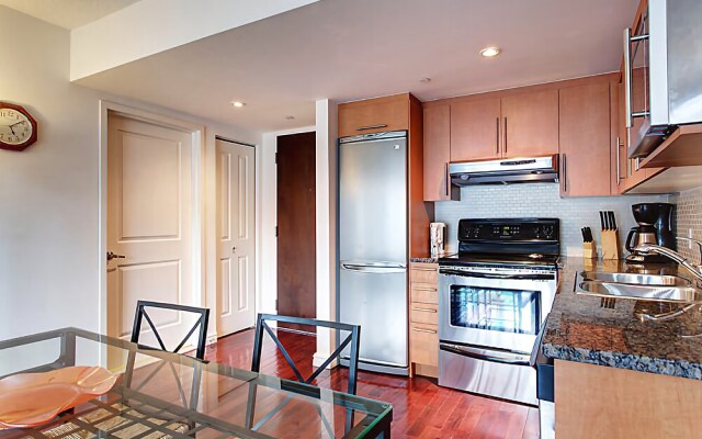 Bleury Furnished Suites by Hometrotting