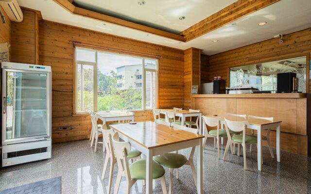 Bishui Shanju Lakeside B&B