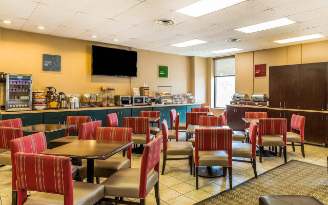 Quality Inn & Suites Zanesville City Center