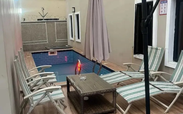 Joyzy Haven Luxury Service Apartment