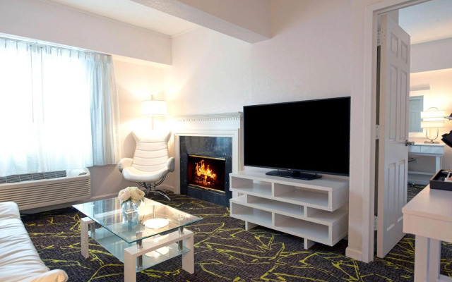 The Roslyn, Tapestry Collection by Hilton