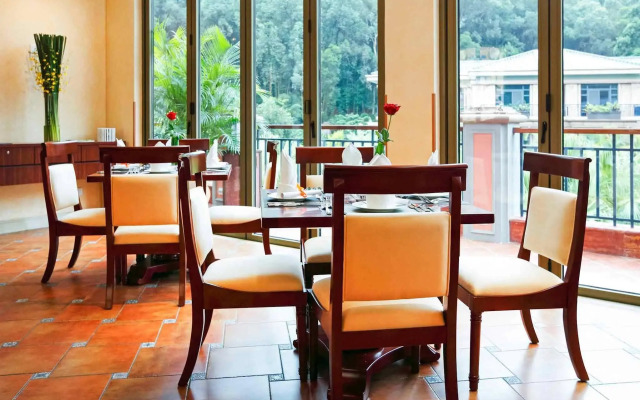 Dongguan Forum Hotel and Apartment
