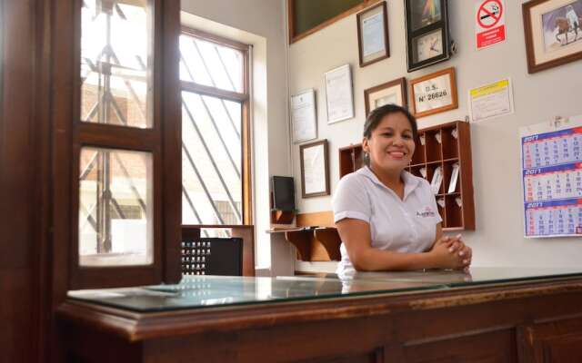 Hotel Jorge Chavez