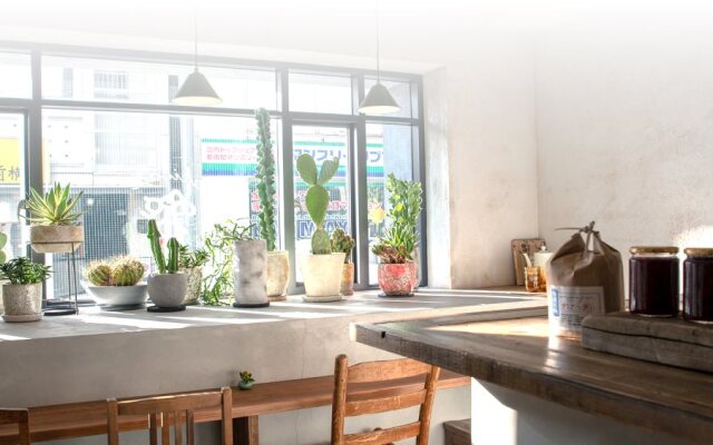 Akicafe Inn Guesthouse