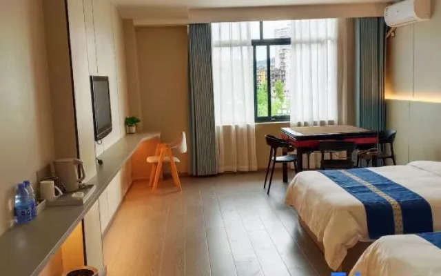 Zhongshan Business Hotel