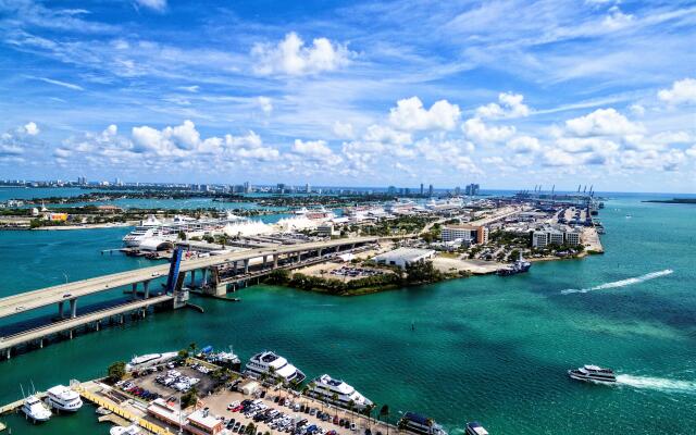 Holiday Inn Port of Miami - Downtown by IHG