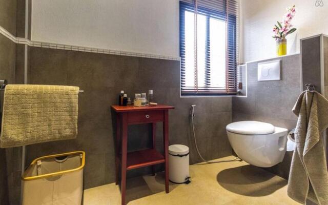 Fabulous Second Floor Apartment Dasiri Downtown Residence
