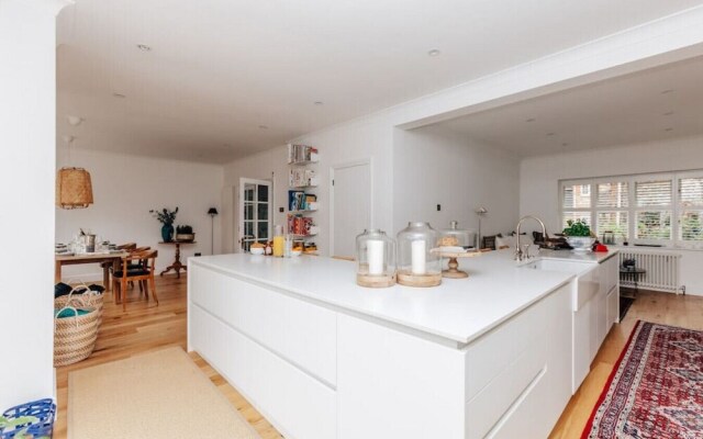 Lavender House - Peaceful Countryside Setting