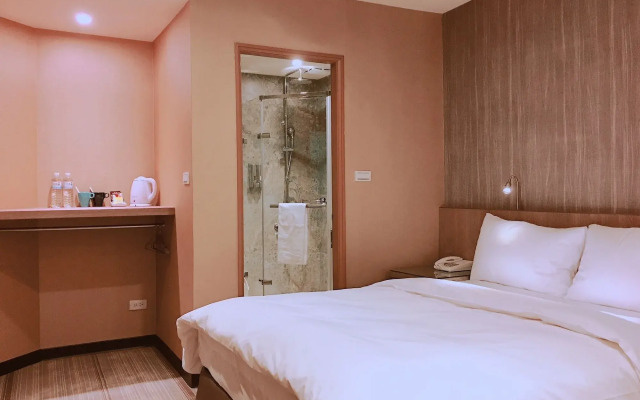 West.inn48 - Self Check-In Hotel