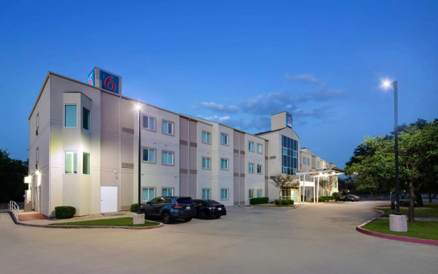Baymont by Wyndham San Antonio Airport