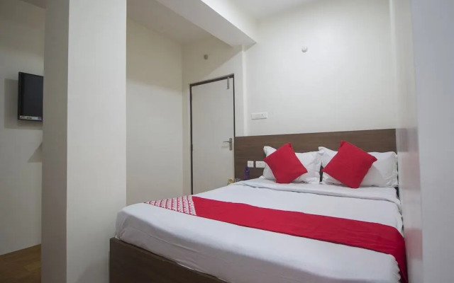 Rising Inn by OYO Rooms